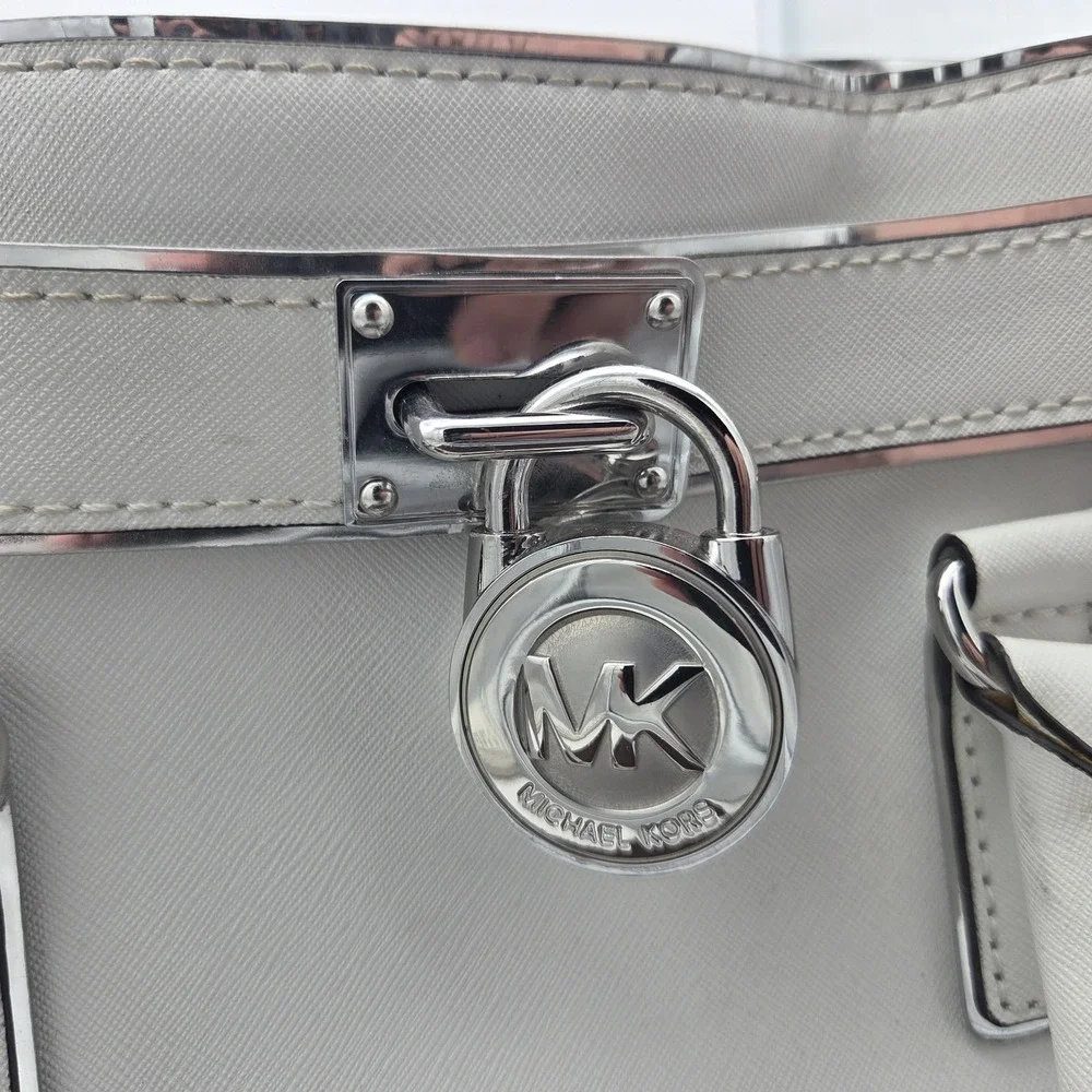 Michael Kors White Saffiano Leath Hamilton Purse Chain Lock W/ Rhinestone Wallet